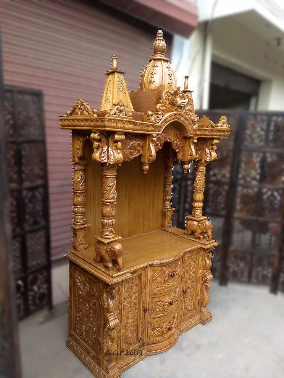 Pooja Cabinet Mandir UH-MNDR-0108-C