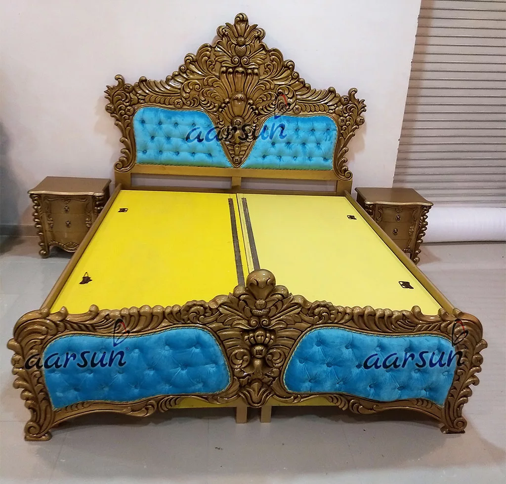 Baroque Style Wooden Bed – Gold Polish UH-BED-0017-A