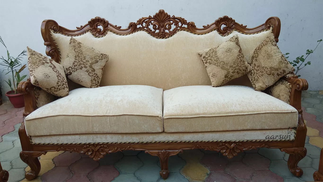 Exclusive Sofas – Carved Living Room Furniture UH-SF-0081-C