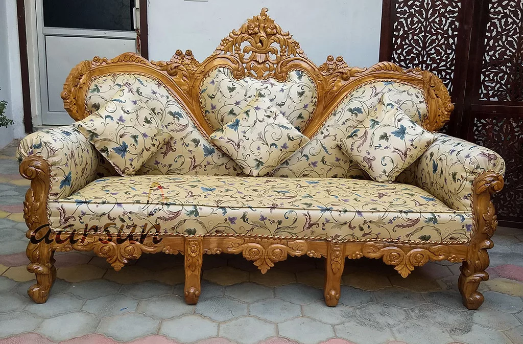 Traditional Style Sofa Set in Natural Finish UH-SF-0051-A