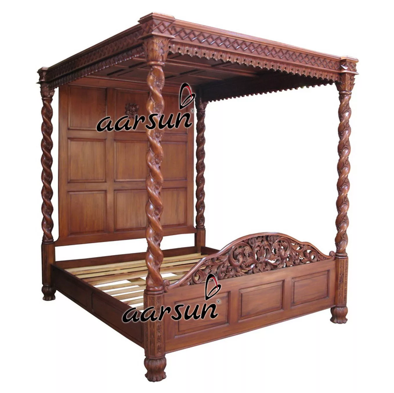 Traditional Canopy Bed in Solid Wood