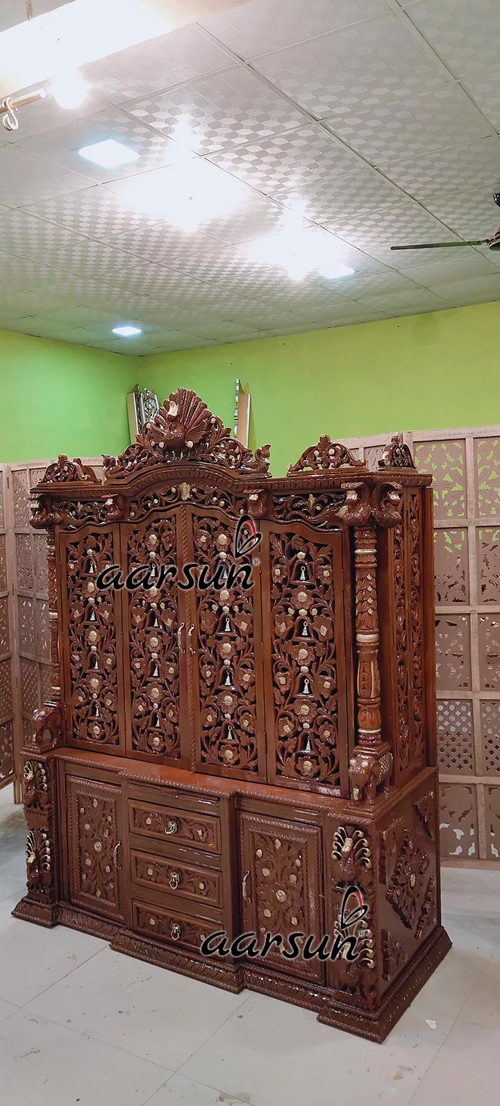 Designer Temple with 2-Fold Doors YT-492-C