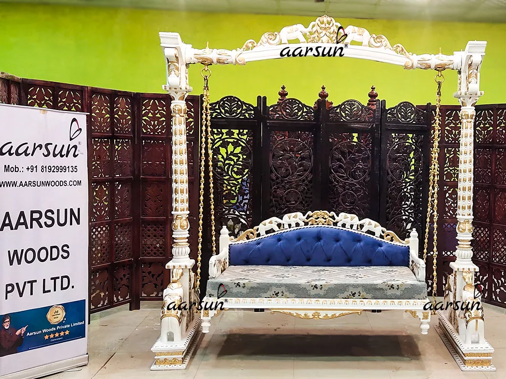 Beautiful Swing in White and Gold Unparalleled Quality YT-575-A