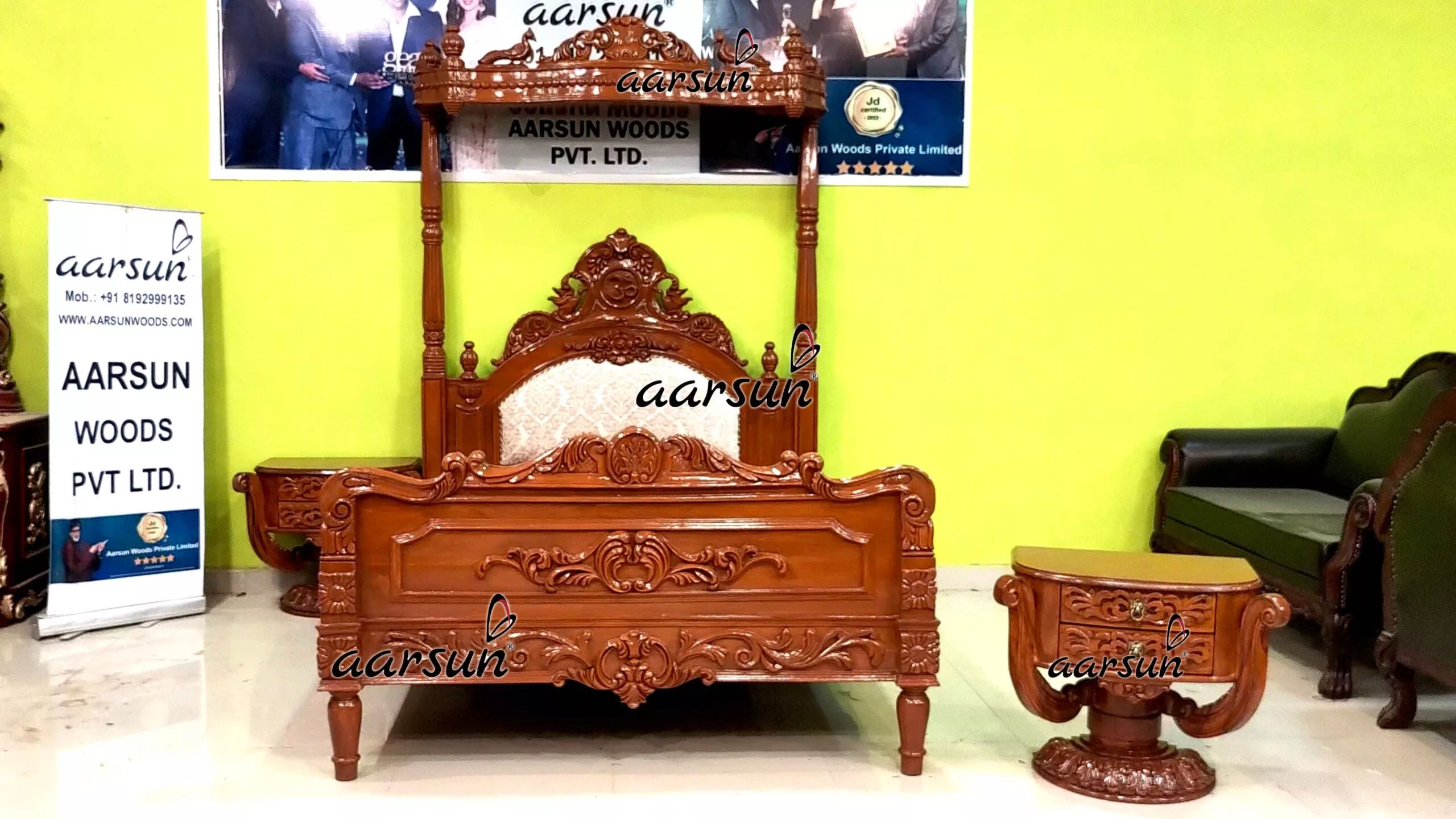 Majestic Canopy Bedroom Set Queen Size