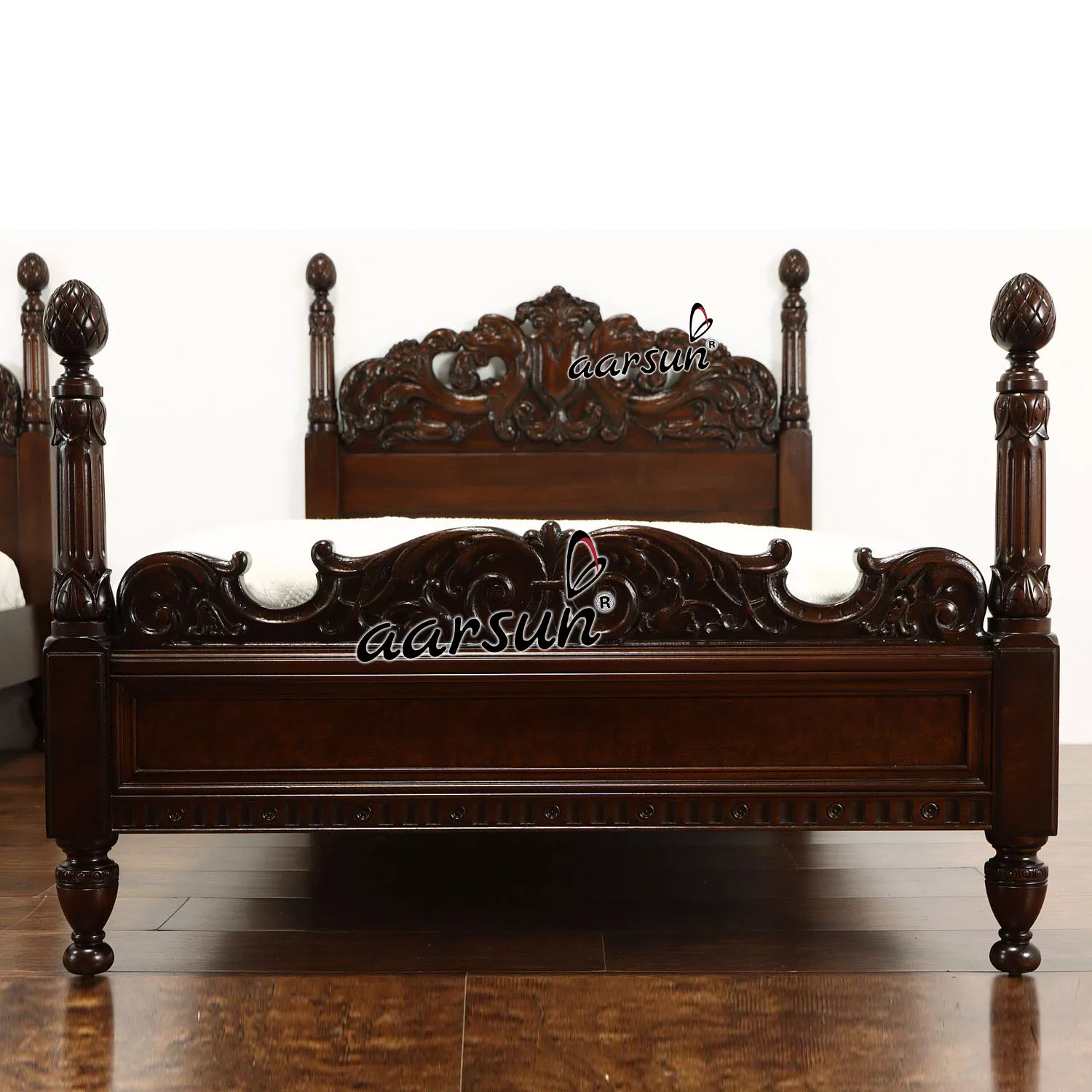 Wooden Classic Poster Bed