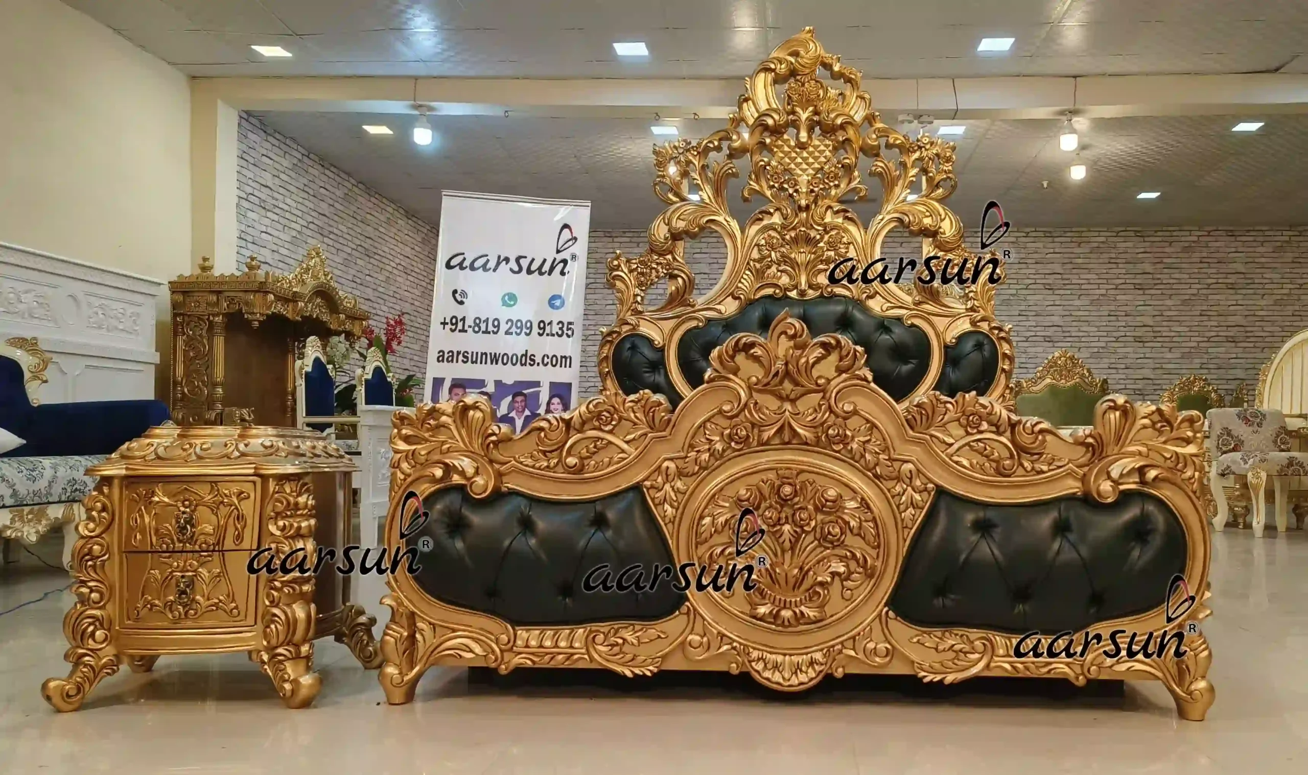 Antique Queen Size Bed in Teak Wood