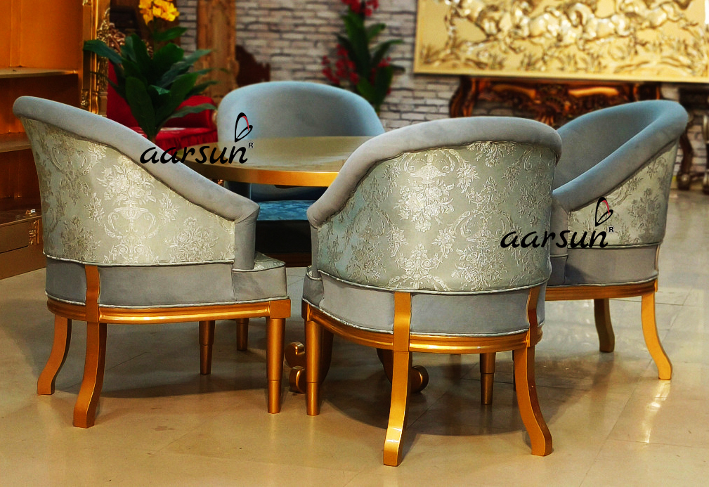 Fully Cushioned Dining