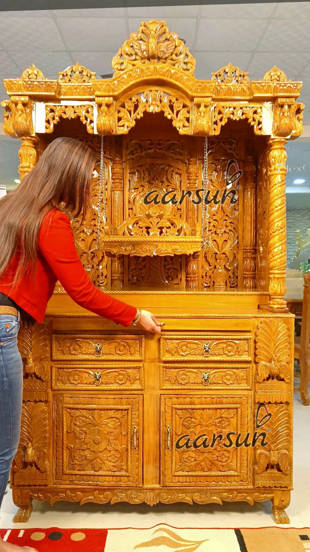 Hand carved Royal Temple with Krishna Jhoola - Image 2