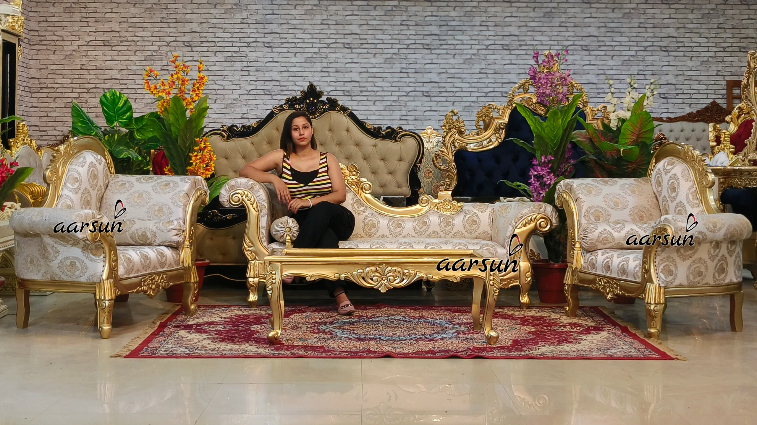 Classy Wooden Settee in Teak Wood - Image 2