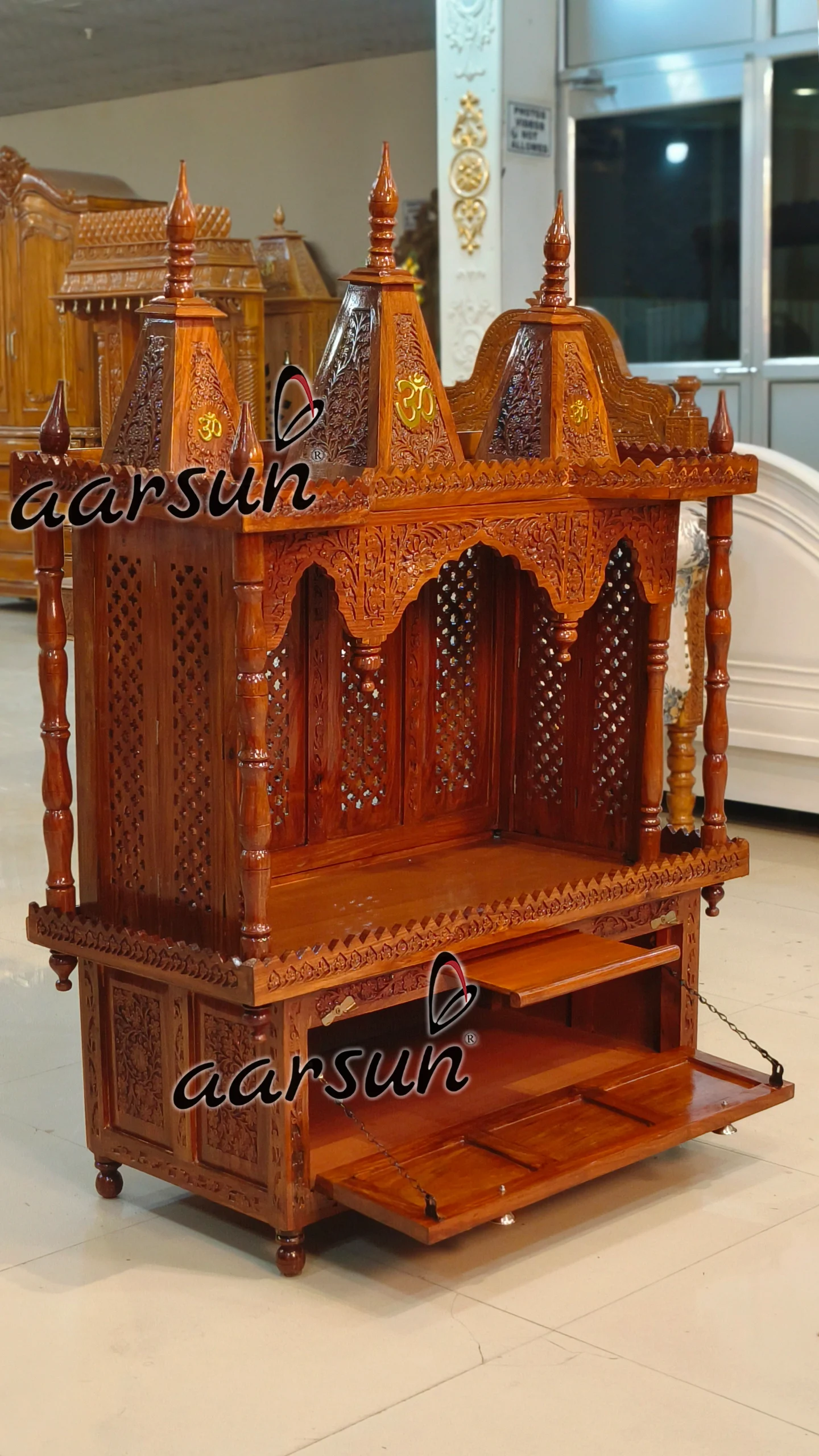 Folding Wooden Temple in Natural Polish - Image 8