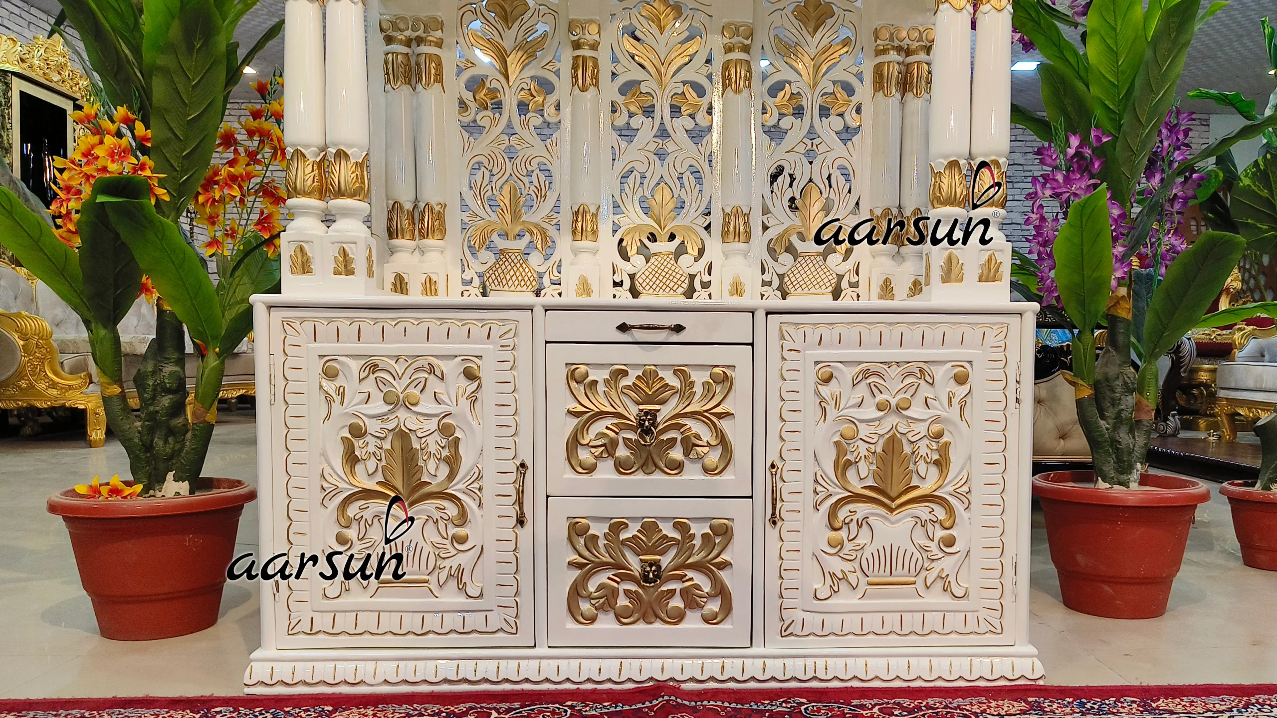 Luxurious White Temple in Teak - Image 3