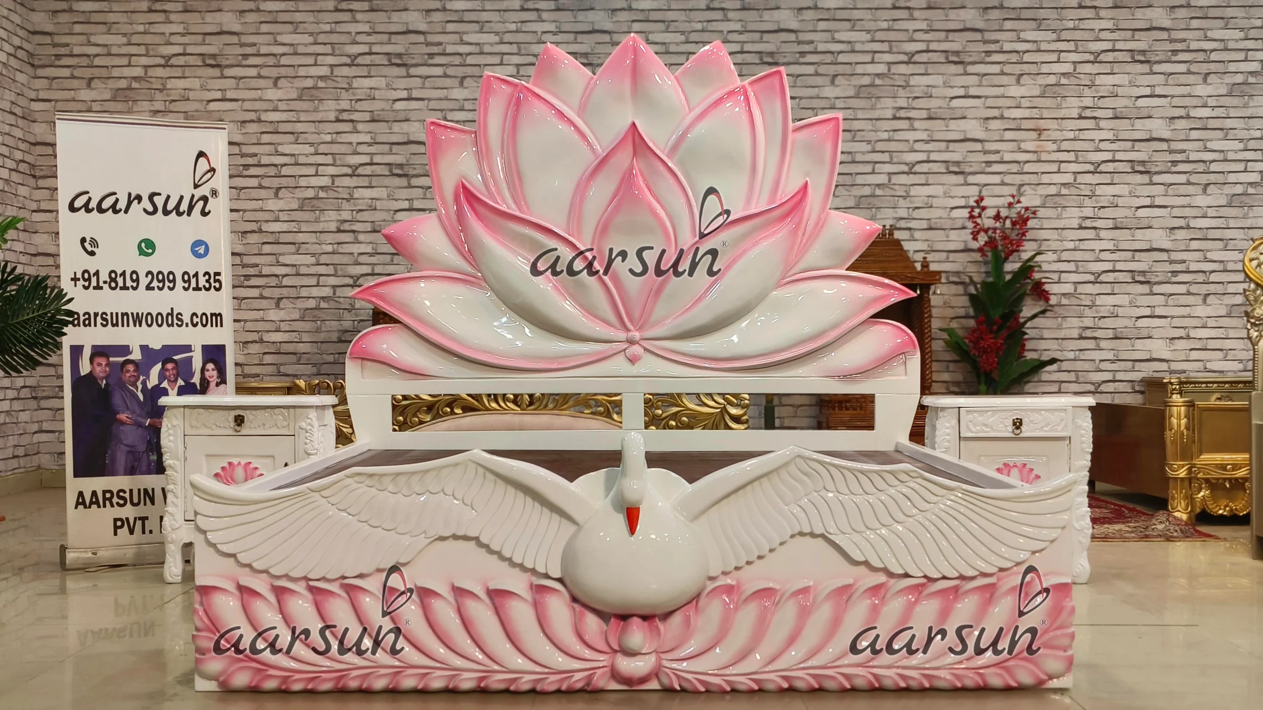 Beautiful Lotus-Swan Bed Design - Image 2