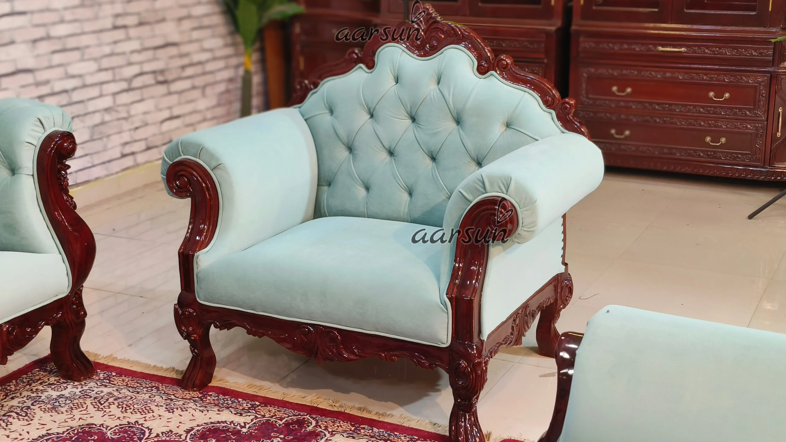 Chesterfield sofa top design International Brand - Image 4
