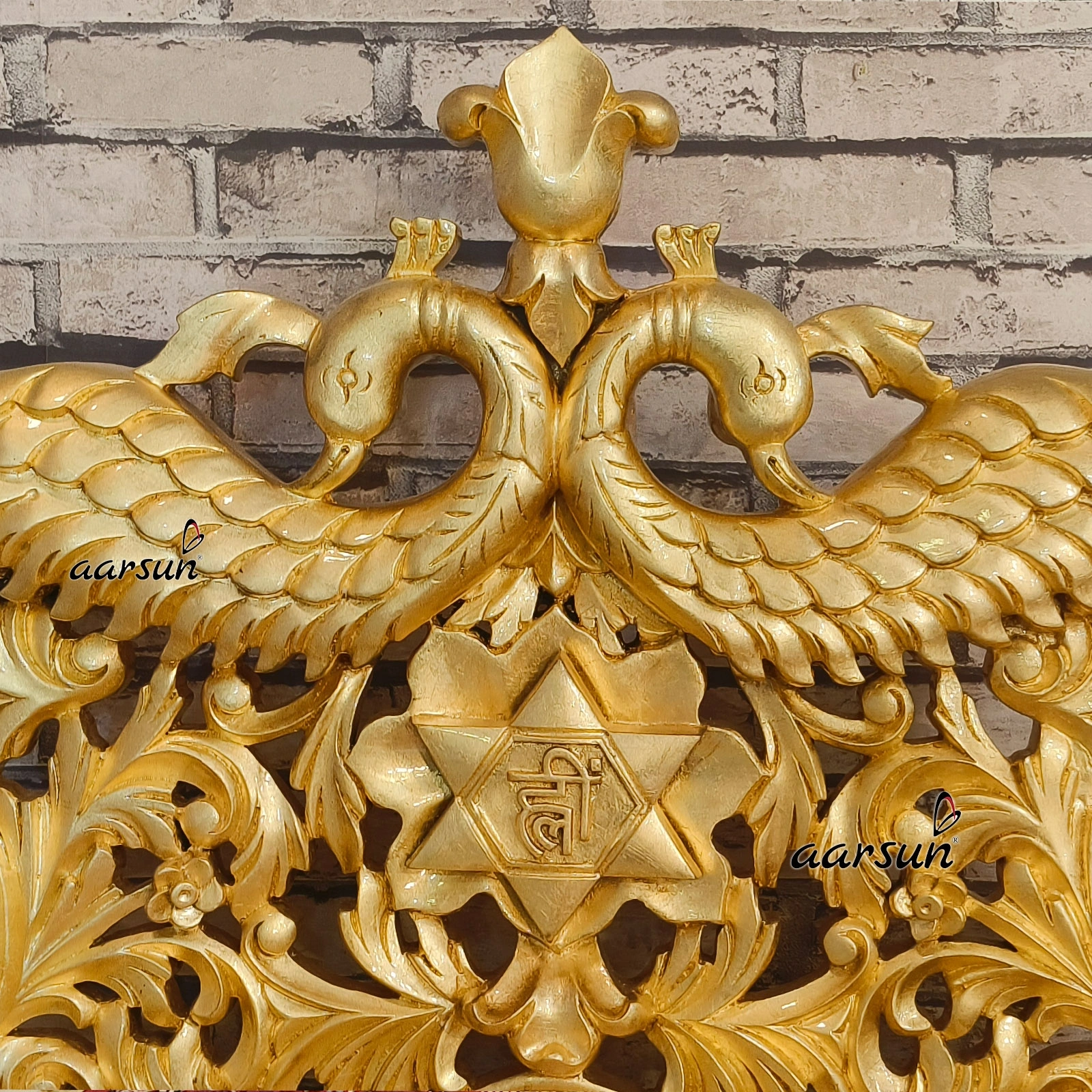 Mahamandaleshwar Guru Ji Chair (Gaddi) With Gold Leaf - Image 4